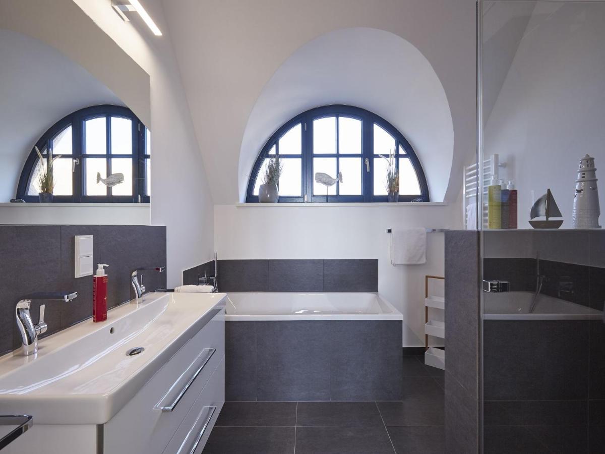 Reetland Am Meer - Premium Reetdachvilla Mit 3 Schlafzimmern, Sauna, Kamin Und Massagesessel F05 Dranske Esterno foto