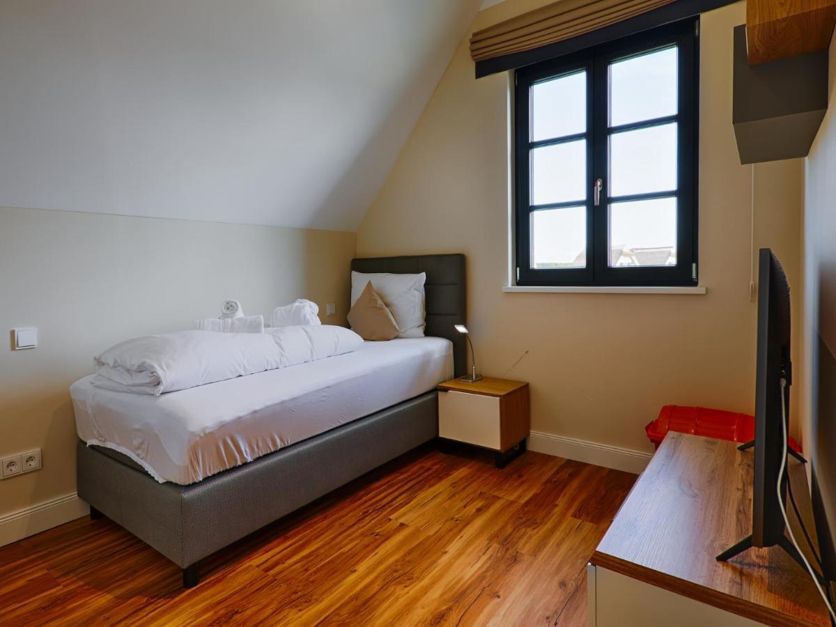 Reetland Am Meer - Premium Reetdachvilla Mit 3 Schlafzimmern, Sauna, Kamin Und Massagesessel F05 Dranske Esterno foto
